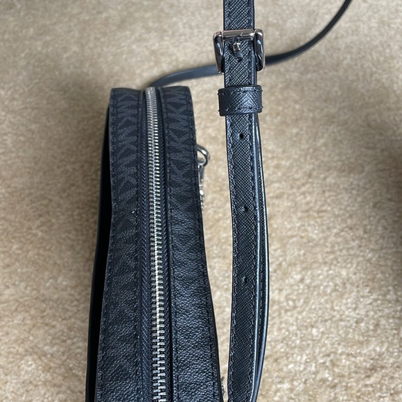 Michael Kors Jet Set Large Logo Crossbody Bag - Black - Picture 8 of 8